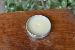 Our working balm was formulated for hands that work hard. Comprised simply of local grass-fed and grass-finished beef tallow and local cold-pressed sunflower oil, it is a balanced balm that is easily absorbed into the skin.